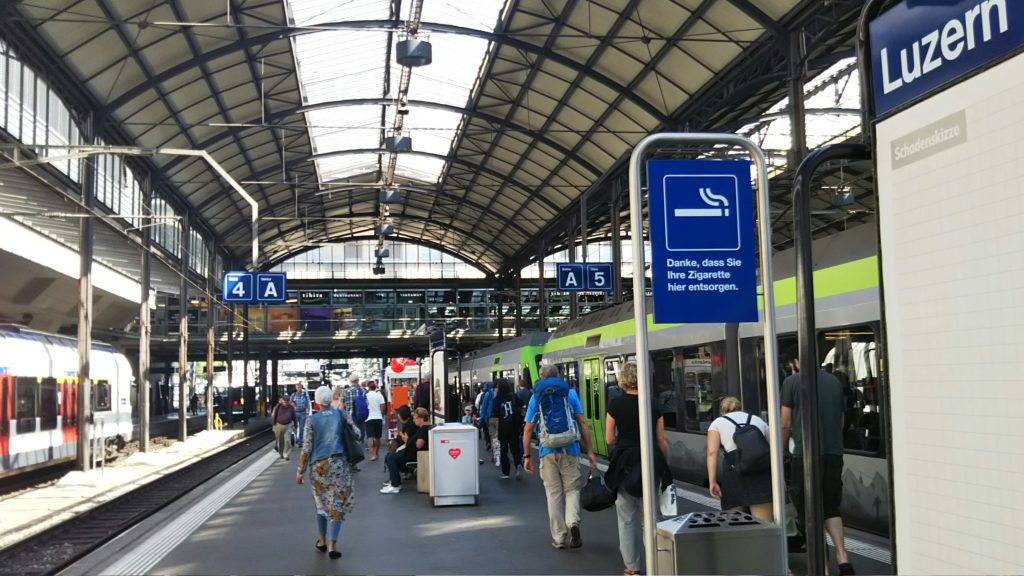 スイス　ルツェルン駅